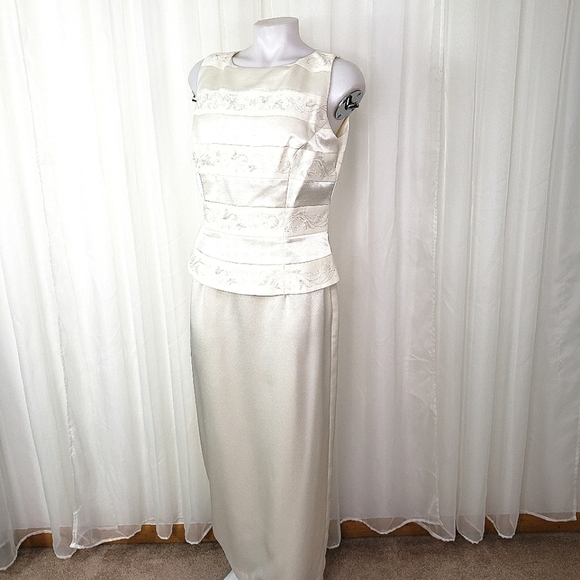Papell Boutique Evening ivory embroidered embellished gown peplum layer size 12 - Picture 1 of 12